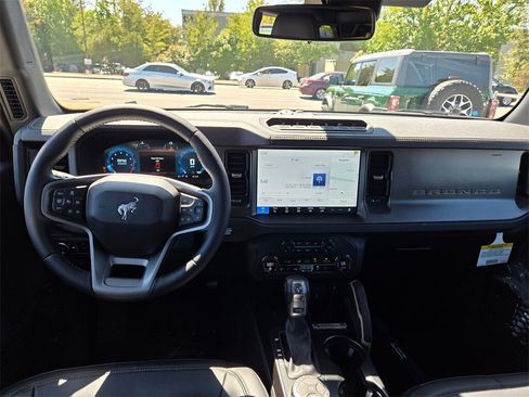 New 2025 Ford Bronco Badlands image 10