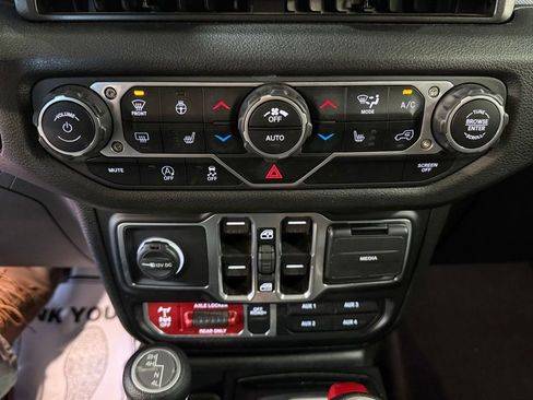 Certified 2025 Jeep Wrangler Unlimited Sport AWD/4WD image 15