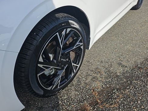 Used 2025 Kia K5 GT-Line w/ GT-Line Premium Package image 17