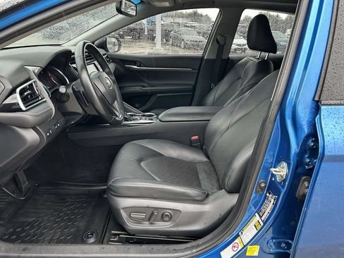 Used 2018 Toyota Camry XSE FWD image 13