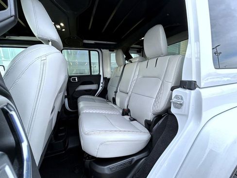 Used 2022 Jeep Wrangler Unlimited Sahara image 20