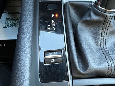 Used 2023 MAZDA MAZDA3 s image 31