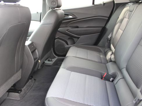 Used 2025 Chevrolet Trax LT image 21