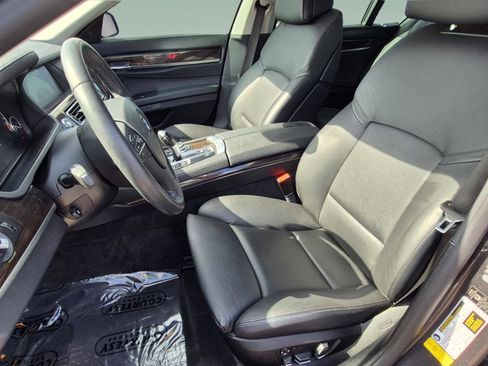 Used 2011 BMW 740i RWD image 19