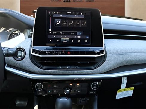 New 2026 Jeep Compass Latitude image 21