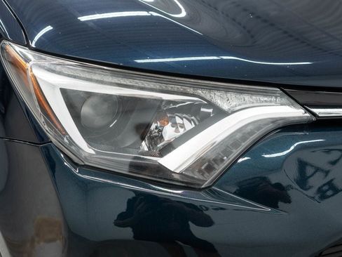 Used 2017 Toyota RAV4 XLE w/ All Weather Liner Package AWD/4WD image 32