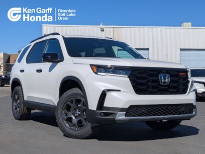 New 2025 Honda Pilot TrailSport