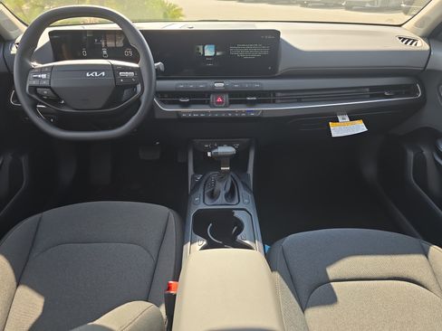 New 2025 Kia K4 LXS image 14