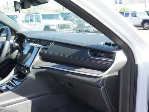 Used 2024 Jeep Grand Cherokee L Limited w/ Luxury Tech Group II image 22