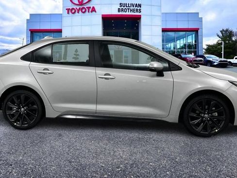 Used 2024 Toyota Corolla SE FWD image 4