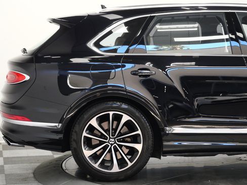 Used 2023 Bentley Bentayga AWD/4WD image 46