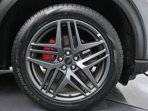 Used 2025 Ford Explorer ST-Line w/ ST-Line Street Pack image 11