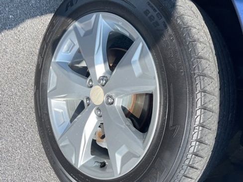 Used 2015 Subaru Forester 2.5i Premium w/ All-Weather Package image 13