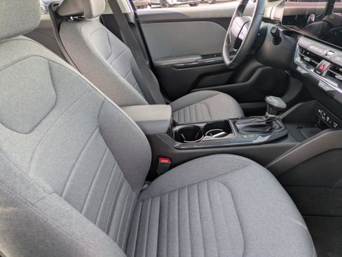 Certified 2025 Kia K4 EX image 11
