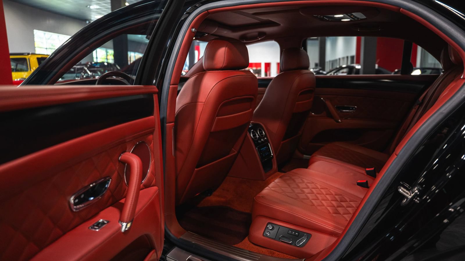 Used 2018 Bentley Flying Spur S W12 AWD/4WD image 31