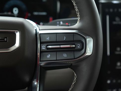 Used 2024 GMC Acadia Denali w/ Super Cruise Package image 30