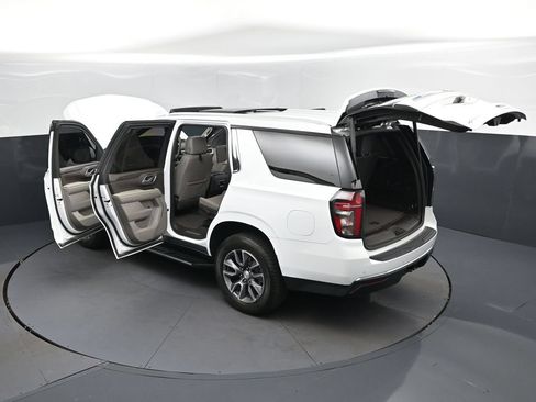 Used 2023 Chevrolet Tahoe LT w/ Luxury Package RWD image 2