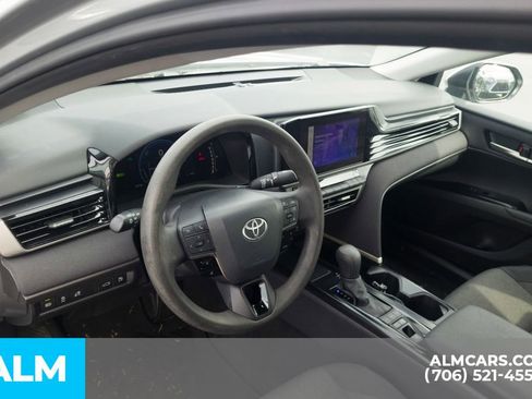 Used 2025 Toyota Camry LE image 14
