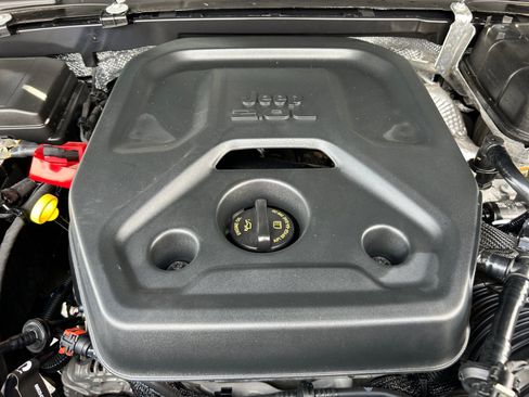 Used 2024 Jeep Wrangler Unlimited Sahara AWD/4WD image 22