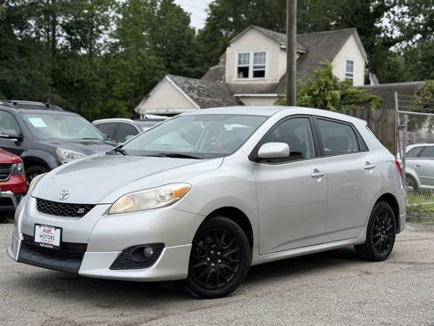 Used 2009 Toyota Matrix S FWD image 2
