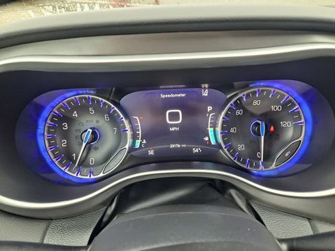 Used 2025 Chrysler Pacifica Select FWD image 22