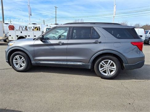 Used 2021 Ford Explorer XLT w/ Class III Trailer Tow Package image 8