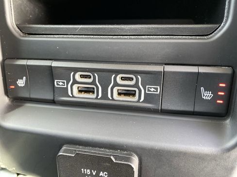 Used 2021 RAM 2500 Laramie AWD/4WD image 44