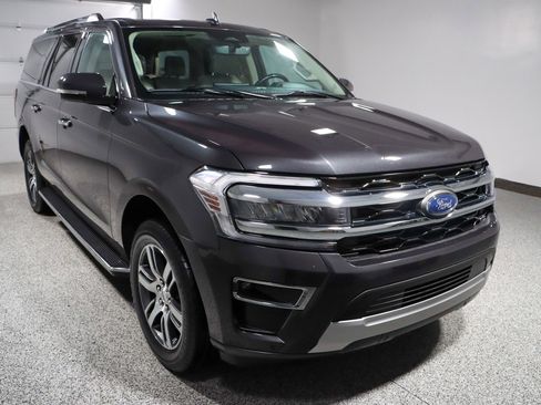 Used 2023 Ford Expedition Max Limited image 5