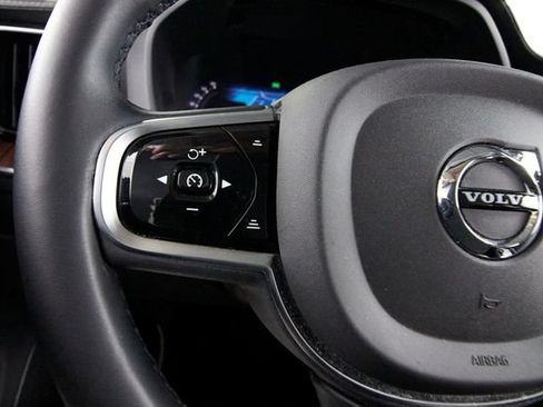 Certified 2023 Volvo XC60 B6 Ultimate w/ Climate Package AWD/4WD image 16