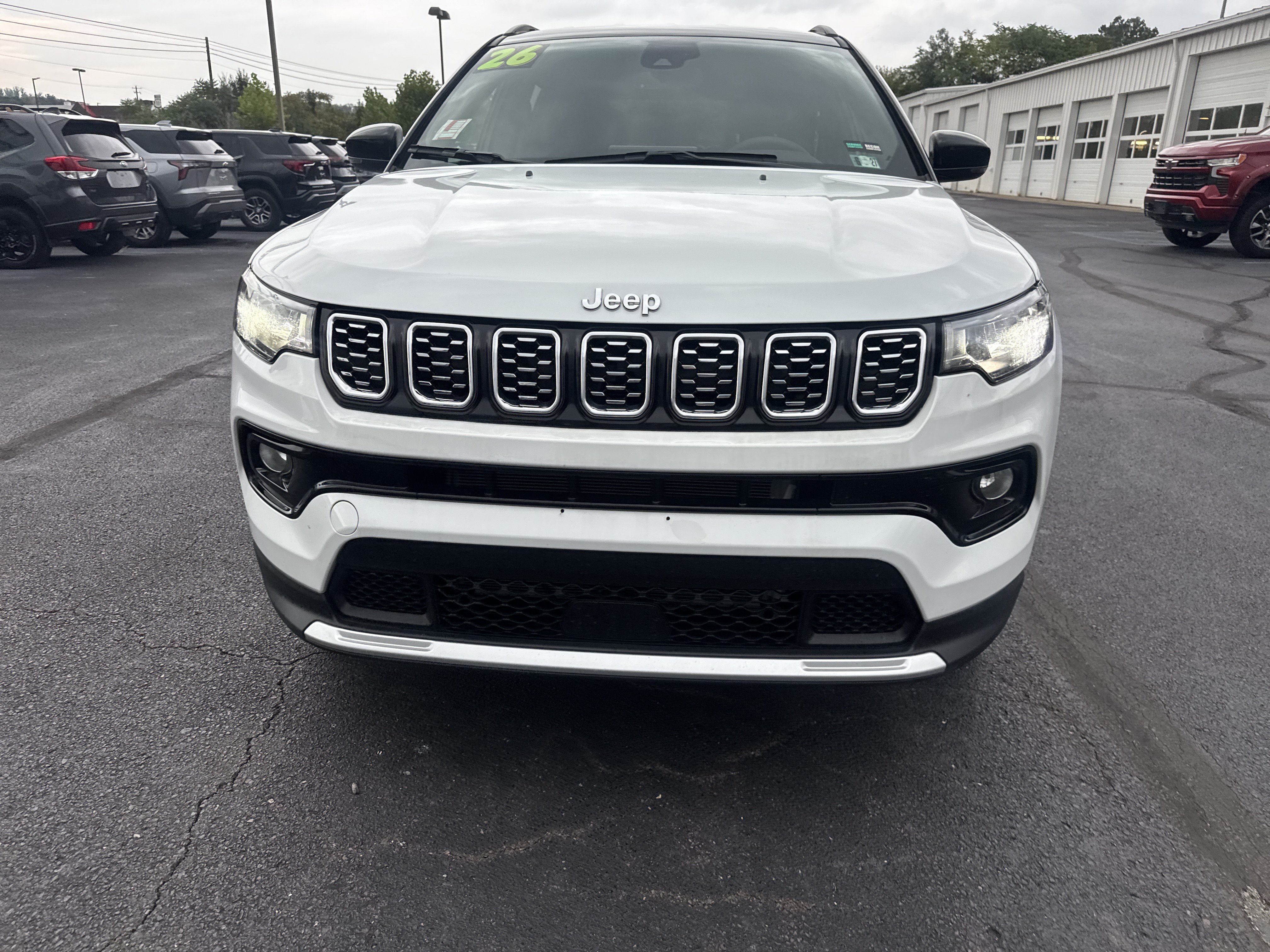 Used 2026 Jeep Compass Limited AWD/4WD image 9