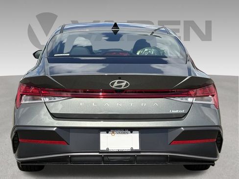 New 2026 Hyundai Elantra Limited FWD image 4