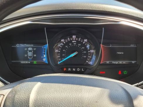 Used 2018 Ford Fusion SE FWD image 15