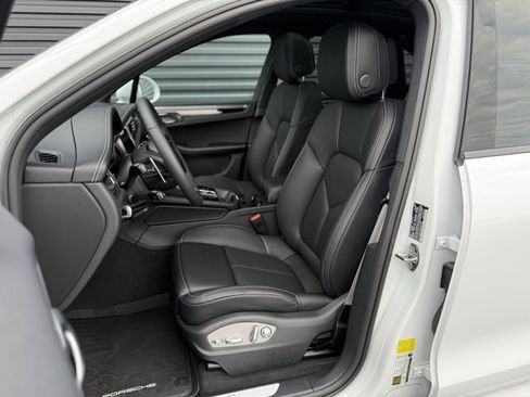 New 2025 Porsche Macan S image 5