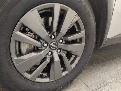 Used 2024 Nissan Pathfinder S FWD image 31