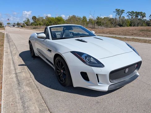 Used 2016 Jaguar F-TYPE Convertible image 4