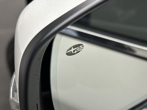 Used 2023 Subaru Crosstrek 2.5i Limited AWD/4WD image 5