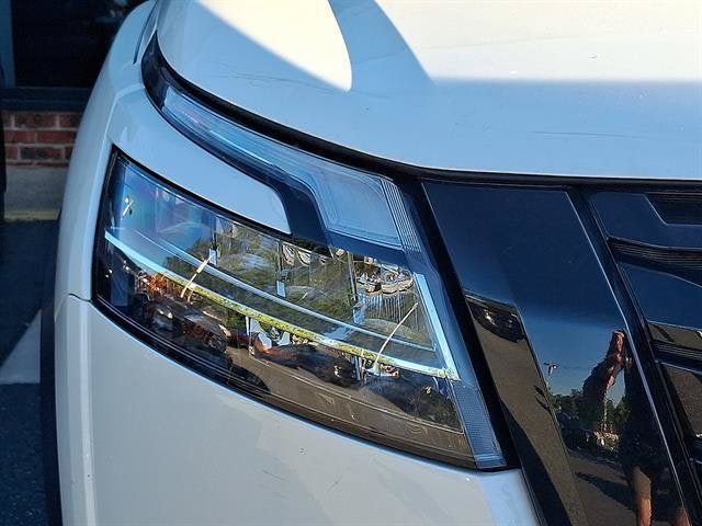Certified 2024 Nissan Pathfinder SL w/ Black Appearance Package AWD/4WD image 5