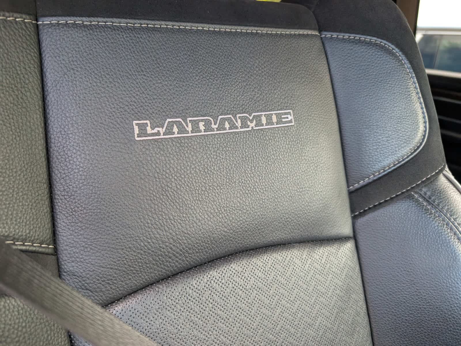 Used 2022 RAM 2500 Laramie AWD/4WD image 13