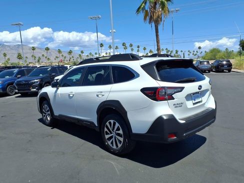 Used 2025 Subaru Outback Premium AWD/4WD image 12