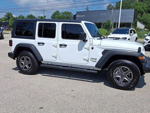 Used 2018 Jeep Wrangler Unlimited Sport S AWD/4WD image 2