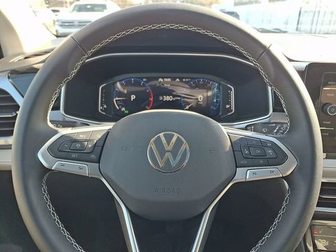 New 2026 Volkswagen Taos SEL image 10