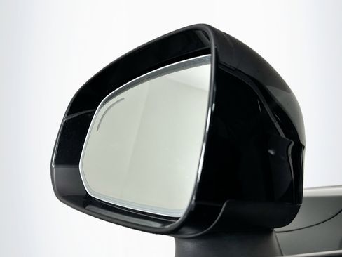 Used 2025 Volvo XC90 B5 Core image 16