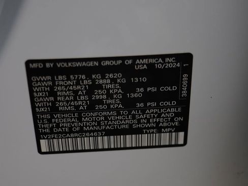 Used 2024 Volkswagen Atlas Cross Sport SEL Premium R-Line image 24