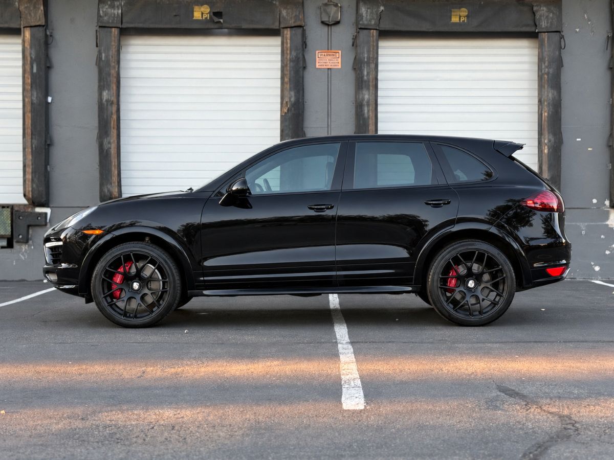 Used 2014 Porsche Cayenne Turbo S AWD/4WD image 7