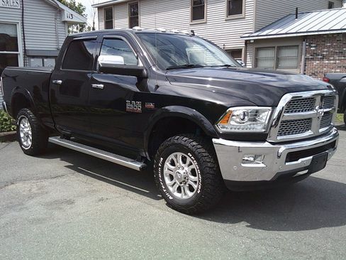 Used 2018 RAM 2500 Laramie w/ Snow Chief Group AWD/4WD image 4