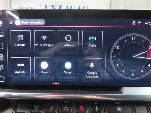 Used 2025 GMC Sierra 2500 SLT w/ SLT Convenience Package image 18