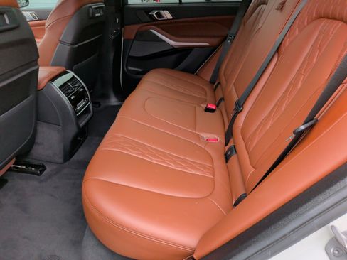 Used 2022 BMW X5 M50i AWD/4WD image 38