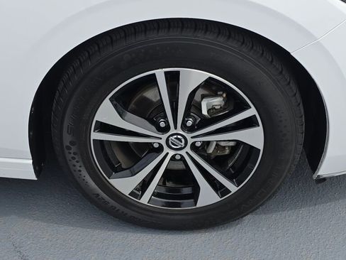 Used 2023 Nissan Sentra SV FWD image 9