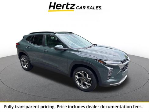 Used 2025 Chevrolet Trax LT FWD image 1