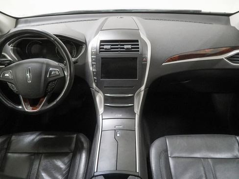 Used 2014 Lincoln MKZ image 24